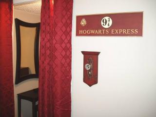 HARRY POTTER LIVES HERE! Unforgettable Home, Pool, Sleeps 8, Near Dis, LOW Rates! - Kissimmee - 5