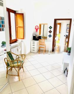Il cortile fiorito - Scala - 1