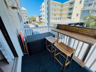 Beautiful 2BR/2BA condo with 2 private balconies! - Ocean City - 4