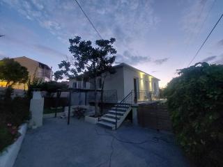 AV Suites - Lakithra - 9