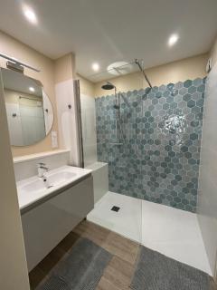 T2 rénové proche des arènes - 9