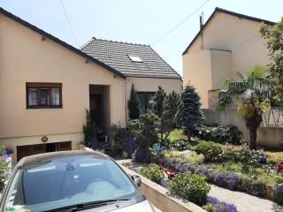 Charmante maison à 30 minutes de Paris - Charming house with garden 30 minutes from Paris - Argenteuil - 0