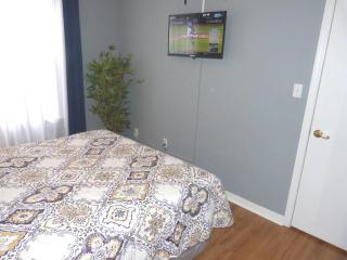 FABULOUS New Decor, Near Dis, Fireplace, Star Wars Children's BR, Next To Pool, LOW rates! - Kissimmee - 7