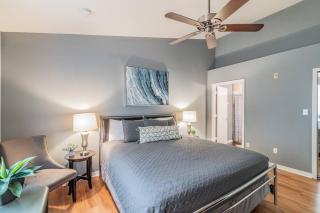 FABULOUS New Decor, Near Dis, Fireplace, Star Wars Children's BR, Next To Pool, LOW rates! - Kissimmee - 3