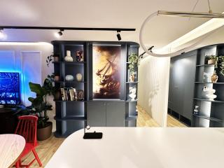 Ambient lounge with sundeck and free parking - 3