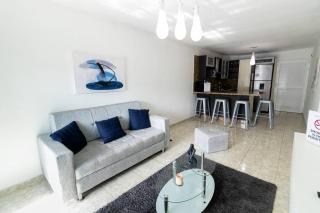 Location,Stunning Views,Pool, Fast WiFi& Cozy Apt - 7