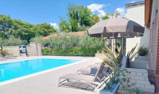 Casa Pergola 1 - Grande Appartamento per 6 ospiti - fronte piscina, parking - 0