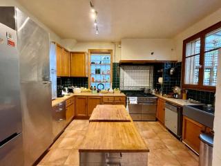 Grande maison de 170m2, piscine, grand jardin fleuri- 5ch - très calme, proche de Paris (metro ligne 7) - 8