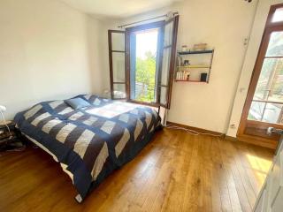 Grande maison de 170m2, piscine, grand jardin fleuri- 5ch - très calme, proche de Paris (metro ligne 7) - 3