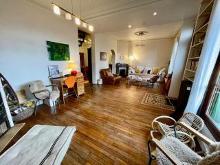 Grande maison de 170m2, piscine, grand jardin fleuri- 5ch - très calme, proche de Paris (metro ligne 7) - 2