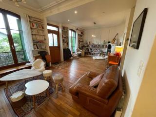 Grande maison de 170m2, piscine, grand jardin fleuri- 5ch - très calme, proche de Paris (metro ligne 7) - 1