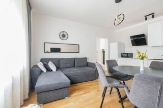 Cozy 2-bedroom house with parking slots - 7