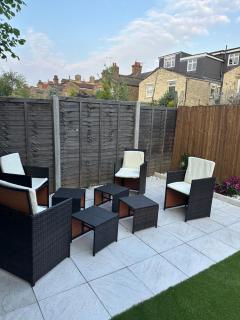 Luxe 4BR Retreat - London - 7