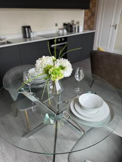 Central Modern Flat - York - 4