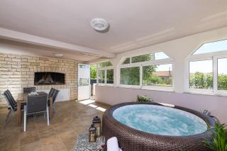 Apartment Ante with Jacuzzi & Seaview - 2