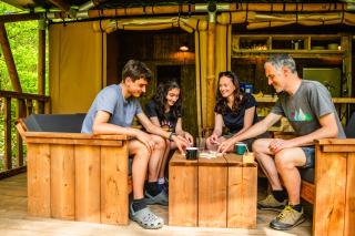 Luxury Safari Tent with Hot Tub in Ancient Woodland - 9