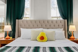 Gorgeous Home with Heated Pool In Downtown! - San Antonio - 7