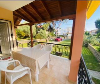 Seaside Villa Efi - Nea Plagia - 1