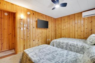 Kayaks, hot tub & more by lake! - Arrowhead Lake - 1