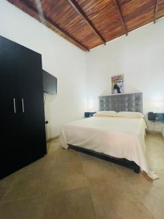 Hermoso apartamento con estacionamiento - 1