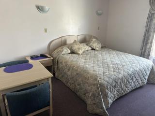 Centennial Motel - Sauble Beach - 1