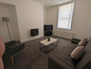 South Shields Serviced Apartment - Jarrow - 1