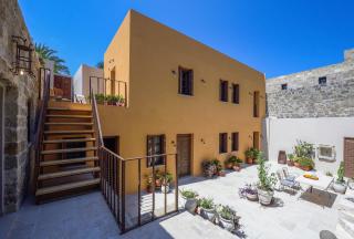 Spanish Knights Inn - 1