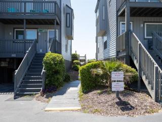 Oceanfront Pool Balcony at Ospreys Nest in North Topsail Beach - North Topsail Beach - 7