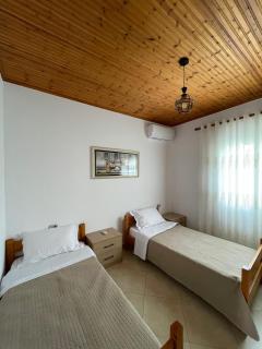 Rent Rooms Sakolli - Berat - 6