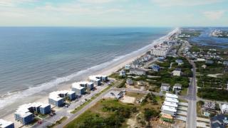 Oceanfront fun Sand and Sun The Lazy Loggerhead - North Topsail Beach - 2