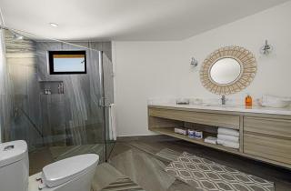 Unit 168- Casa Sangria - OCEANFRONT - Fully Renovated - 2