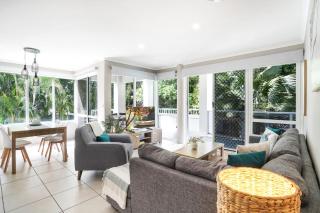 Under the Palms - Resort Style living - Palm Cove - 6