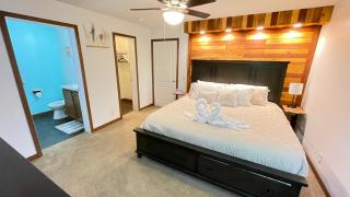3 Bedroom in Hocking Hills w King Bed Logan Ohio - Logan - 3
