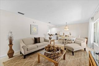 Coastal Chic Home, Walk to Beach - Cocoa Beach - 0