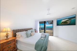 Waters Edge Penthouse - Airlie Beach - 2