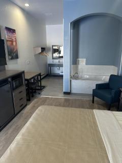 M&M Inn and Suites - 1