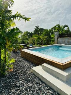 Refuge PêBê Joli logement au coeur d'un immense jardin tropical - 1