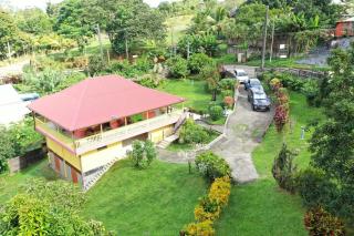 Maison charmante à Gros-Morne avec terrasse et jardin - 4