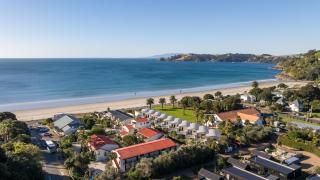 Waiata Beach House - Onetangi - 4