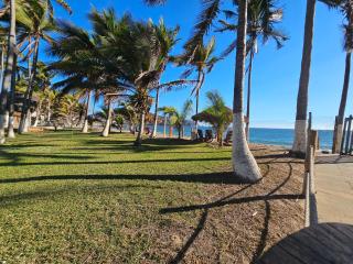Casa frente al mar con playa privada Barra de Navidad - Barra de Navidad - 4