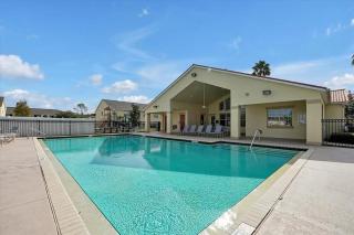 Spacious Condo W/ Pool,Gym near Disney & Seaworld - Kissimmee - 1