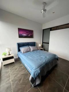 Borderless Swimming Pool - Invincible Twin Towers View - Free WiFi - Kampong Gombak Utara - 2