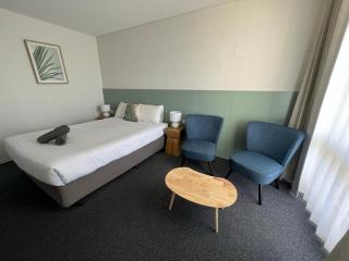 South Seas Motel - 2