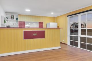 Space and Privacy near Airport, Groups Friendly - 3