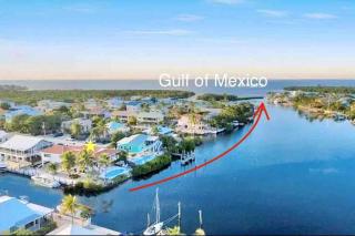 BEAUTIFUL WATER VIEW POOL GYM Room Private Dock - Marathon - 1