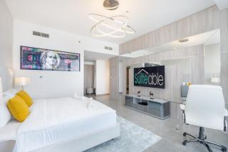 Luxurious 3BR Apartment with Panoramic Marina View - Dubai - 7