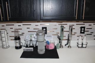 King Size Suite Modern home sleeps 8 Pool Access - Las Vegas - 4