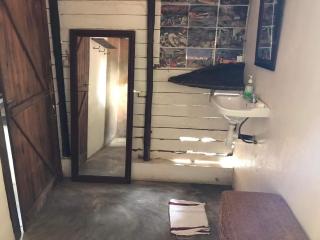 Beach front Cottage - Mahambo - 4