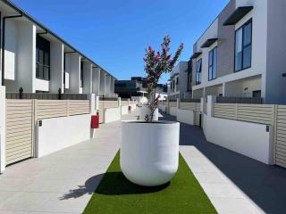 Lovely place in Bruce centre (2-bedroom-townhouse) - 1