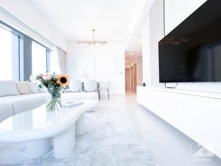 Luxurious Living in 2B with Burj & Fountain Views - Dubai - 6